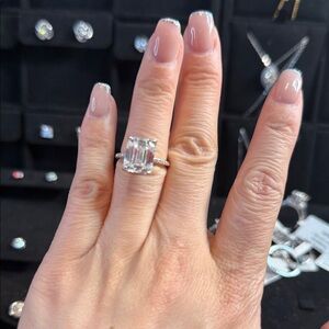 Elegant Silver Women's Ring